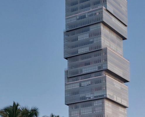 Bauklotzarchitektur: Interessantes Gebäude