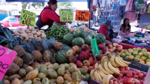 Der Tianguis in Cholula: Hier gibt es auch frisches Obst und Gemüse