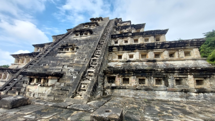 Pyramide der Nischen