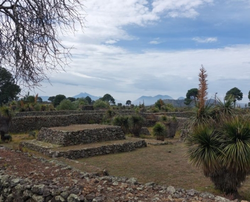 Cantona und im Hintergrund der Pico de Orizaba