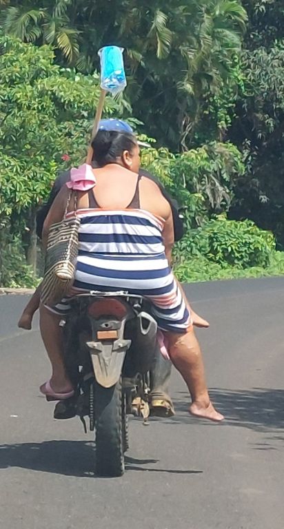 Typisches Bild der Motorradfahrer in Los Tuxtlas